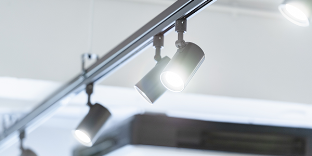 3-Phasen Stromschiene und Stromschienenstrahler: So verwendet man das flexible Beleuchtungssystem