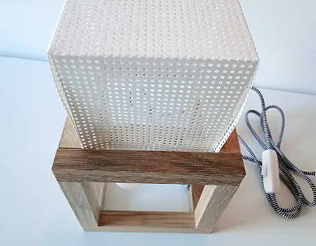 W&uuml;rfel-Lampe aus Holz