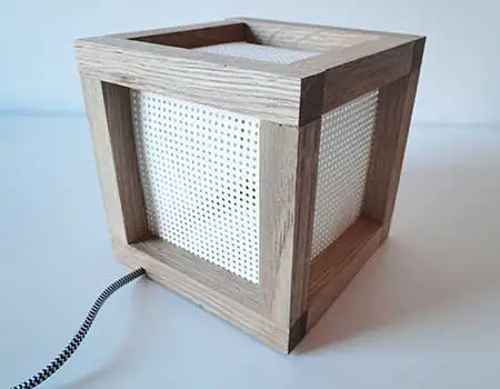W&uuml;rfel-Lampe aus Holz