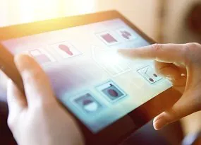 Steuerung der Smart Home Beleuchtung per Tablet Steuerung der Smart Home Beleuchtung per Tablet