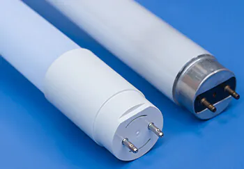 LED und Leuchsttoffröhre haben die gleiche Länge LED und Leuchsttoffröhre haben die gleiche Länge